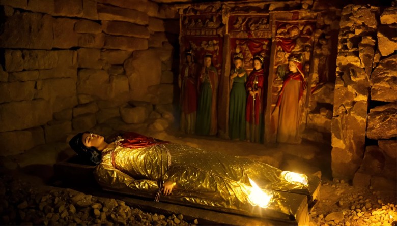 Archaeologists have found the sarcophagus of the sleeping beauty Princess Tisul, who probably traveled back in time, in a burial chamber. -Luxury Blog